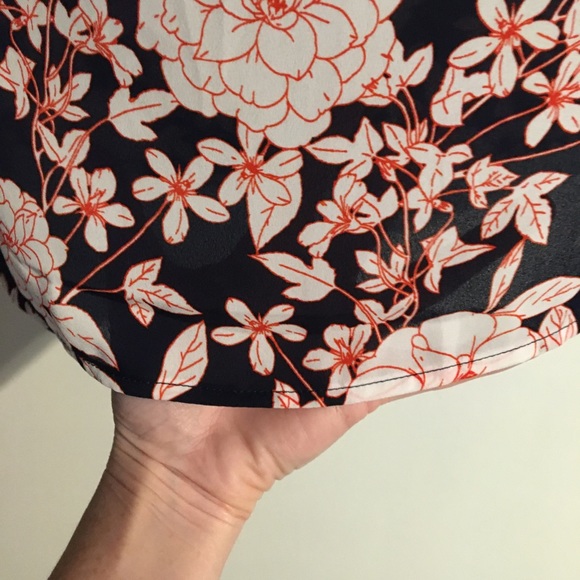 Banana Republic Factory semi-sheer three-quarter sleeve blouse. XS - Picture 3 of 4